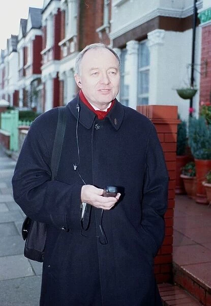 Ken Livingstone leaving home this morning November 1999