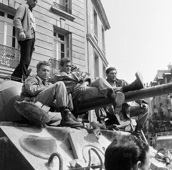 Ken Wayne, Rod Taylor, and Hal Galili on a Sherman tank