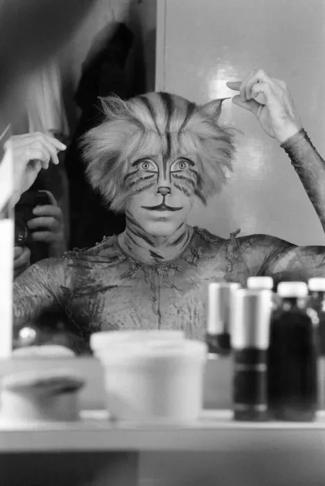 Framed Print : Kenn Wells, dancer who plays the character Skimbleshanks in West End show Cats