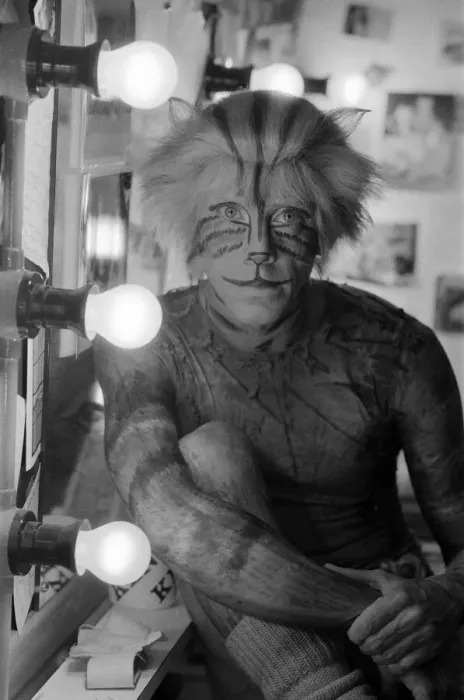Framed Print : Kenn Wells, dancer who plays the character Skimbleshanks in West End show Cats Framed Print : Kenn Wells, dancer who plays the character Skimbleshanks in West End show Cats