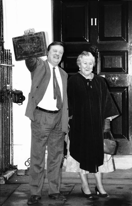Framed Print : Kenneth Clarke MP and Conservative Chancellor of the Exchequer leaves 11 Downing Street Framed Print : Kenneth Clarke MP and Conservative Chancellor of the Exchequer leaves 11 Downing Street