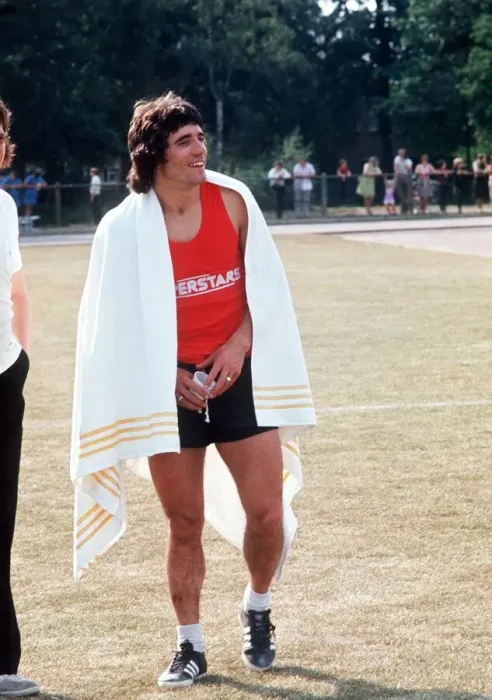 Framed Print : Kevin Keegan footballer on TV programme Superstars 1976 towel over shoulders Framed Print : Kevin Keegan footballer on TV programme Superstars 1976 towel over shoulders