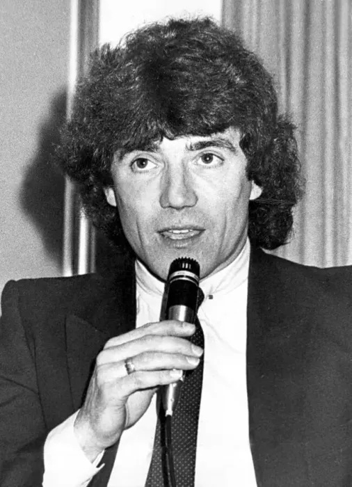 Framed Print : The Kevin Keegan Roadshow at the Heaton RAOB Club in February 1983 Kevin on stage