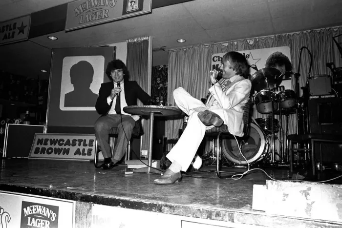 Framed Print : The Kevin Keegan Roadshow at the Heaton RAOB Club in February 1983 Kevin on stage