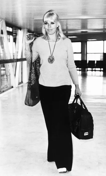 Framed Print : Kim Novak actress - December 1972 Arriving at Heathrow Airport London