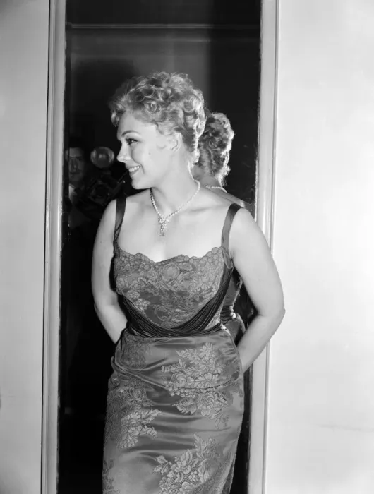 Framed Print : Kim Novak attends the premiere of the Middle of the Night. June 1959 Framed Print : Kim Novak attends the premiere of the Middle of the Night. June 1959