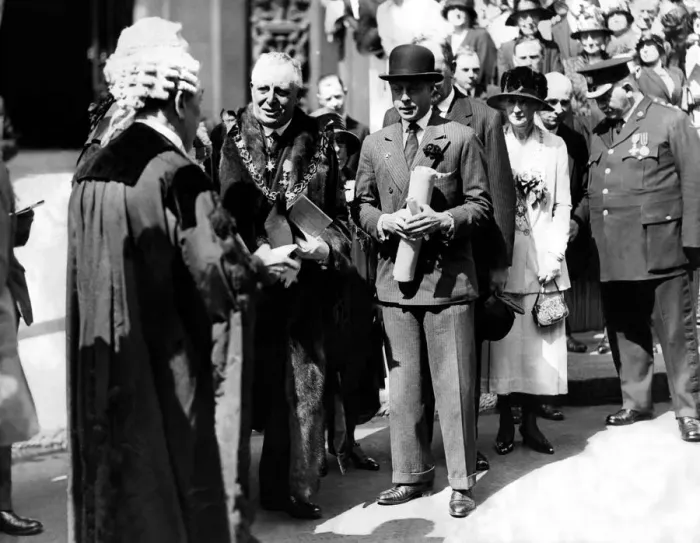 Framed Print : King Edward VIII - Abdicated 10 December 1936 then became the Duke of Windsor Framed Print : King Edward VIII - Abdicated 10 December 1936 then became the Duke of Windsor