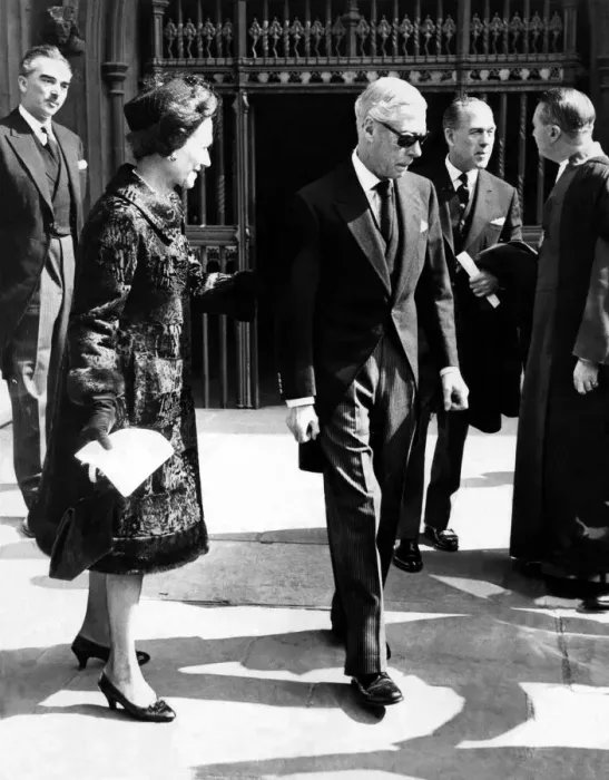 Framed Print : King Edward VIII - Abdicated 10 December 1936 then became the Duke of Windsor Framed Print : King Edward VIII - Abdicated 10 December 1936 then became the Duke of Windsor