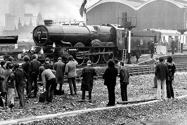 King George V steam engine leaving Moor Street Railway Station, Birmingham