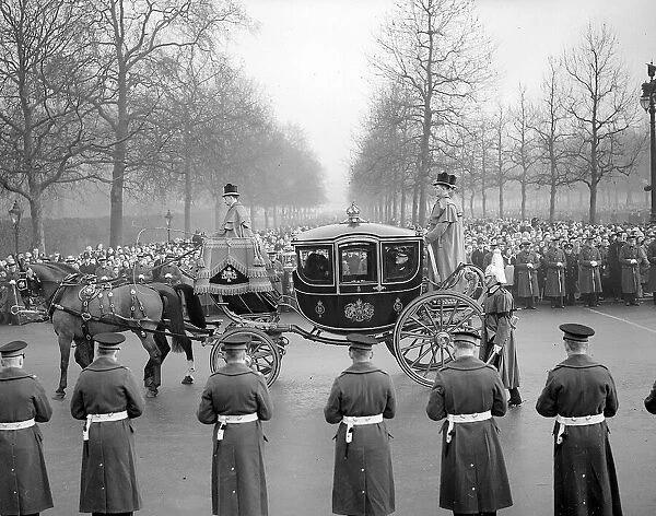 King George VI Funeral 1952 - Queen Elizabeth  /  Queen Mother on her way to Funeral
