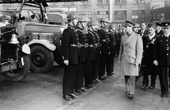 Framed Print : King George VI inspects firemen on his visit to Birmingham after a bombing raid in world Framed Print : King George VI inspects firemen on his visit to Birmingham after a bombing raid in world