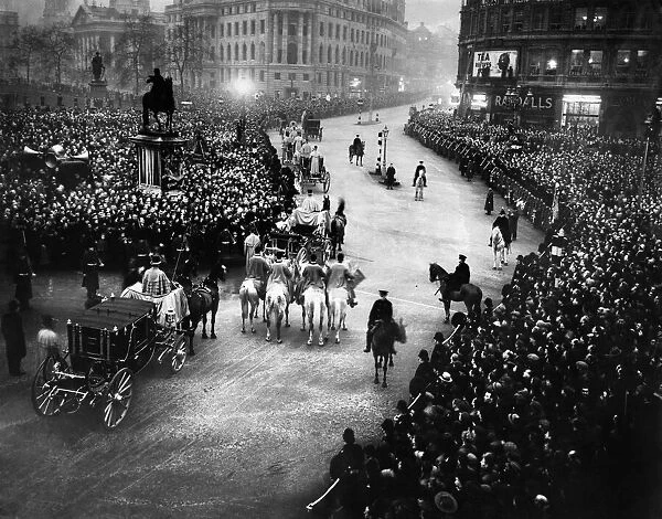 King George VI and Queen Elizabeth Proclamation parade through Trafalgar Square London