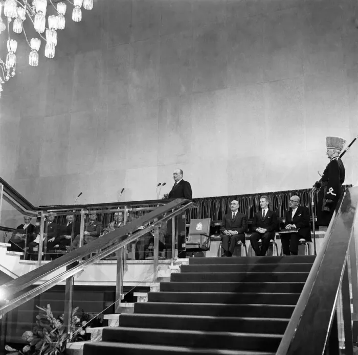 Framed Print : King Olav V of Norway officially opens the new Civic Centre in Newcastle
