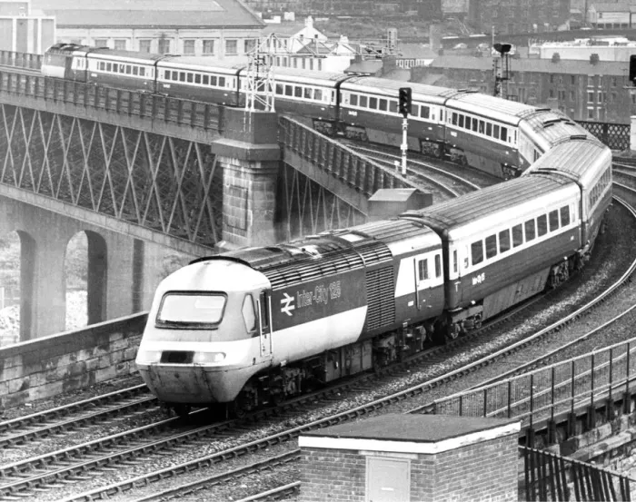Framed Print : A Kings Cross Inter-City 125 pulling into Newcastle Central Station on the King Edward Framed Print : A Kings Cross Inter-City 125 pulling into Newcastle Central Station on the King Edward
