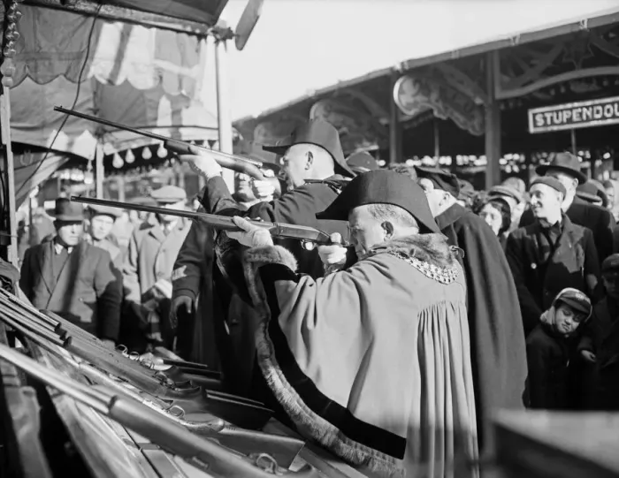 Framed Print : Kings Lynn Mart Fair, Norfolk. 15th February 1953 Framed Print : Kings Lynn Mart Fair, Norfolk. 15th February 1953