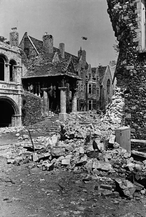 Framed Print : The Kings School, Canterbury, Kent, following an air raid attack. Circa 1941 Framed Print : The Kings School, Canterbury, Kent, following an air raid attack. Circa 1941