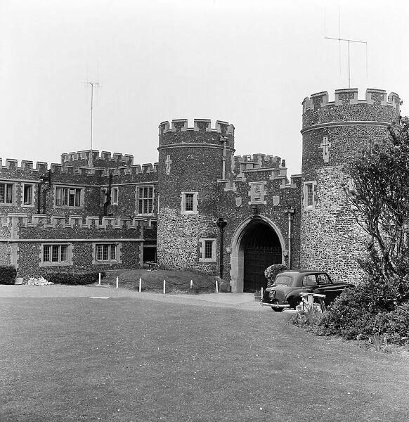 Kingsgate Castle, Broadstairs, Kent. 26th September 1958