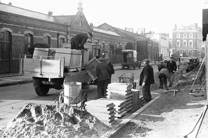 Framed Print : Kingston Council workmen seen here replacing the pavement just off off Kingston High Framed Print : Kingston Council workmen seen here replacing the pavement just off off Kingston High
