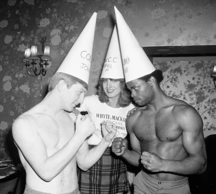 Framed Print : Kirkland Laing left seen here with his opponent Colin Jones and Whyte