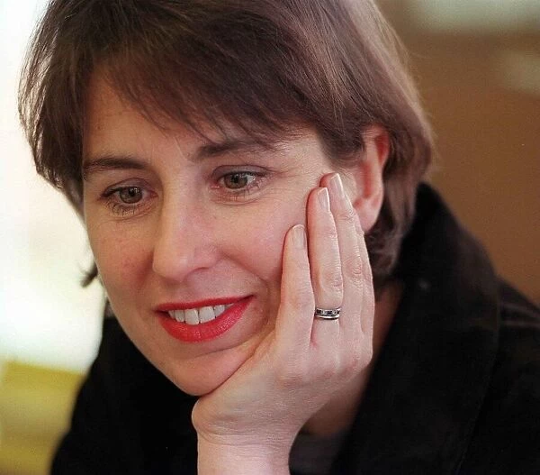 Kirsty Wark close up of the TV Presenter January 1999 With hand at face