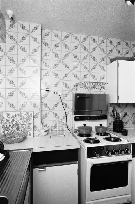 Framed Print : The kitchen of Mr and Mrs Singleton of Croydon. 6th May 1982 Framed Print : The kitchen of Mr and Mrs Singleton of Croydon. 6th May 1982