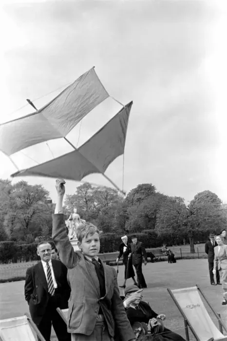 Framed Print : Kite Flying in Hyde Park. April 1952 C2007-009
