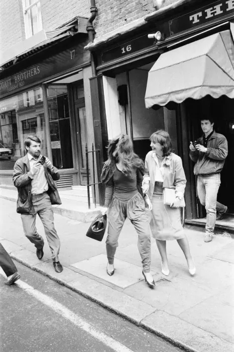 Framed Print : Koo Stark, Actress out and about in London, Friday 3rd June 1983