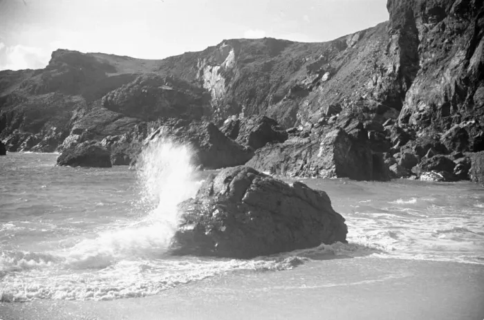 Framed Print : Kynance Cove on the Lizard peninsula in south-west Cornwall, England, UK Framed Print : Kynance Cove on the Lizard peninsula in south-west Cornwall, England, UK