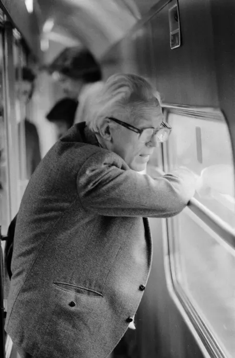 Framed Print : Labour leader Michael Foot arriving at the election tour in Lancashire Framed Print : Labour leader Michael Foot arriving at the election tour in Lancashire