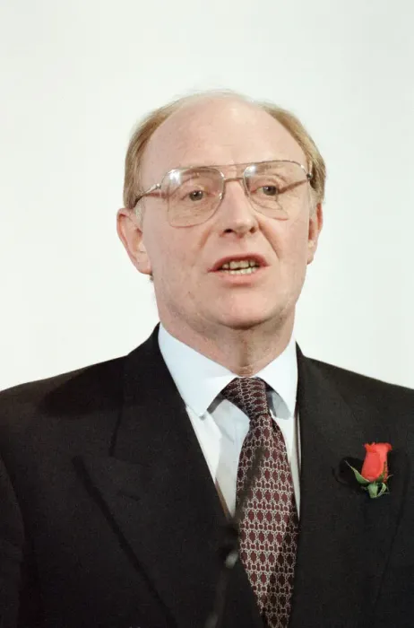 Framed Print : Labour leader Neil Kinnock during the 1992 General Election campaign. 25th March 1992 Framed Print : Labour leader Neil Kinnock during the 1992 General Election campaign. 25th March 1992