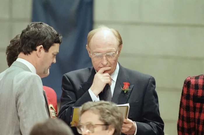 Framed Print : Labour leader Neil Kinnock receives the results of the 1992 General Election Framed Print : Labour leader Neil Kinnock receives the results of the 1992 General Election