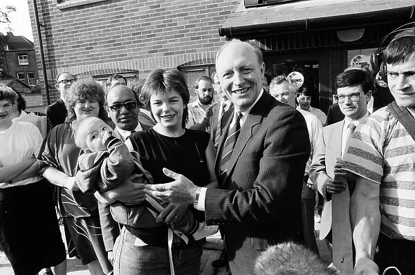 Labour leader Neil Kinnock visits Ealing, London. 22nd September 1987