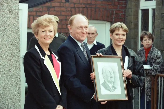 Framed Print : Labour leader Neil Kinnock and his wife Glenys cast their votes at Pontllanfraith Framed Print : Labour leader Neil Kinnock and his wife Glenys cast their votes at Pontllanfraith