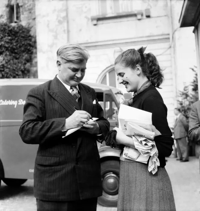Framed Print : Labour Party Conference 1953: 18 years old Birmingham shop assistant Maisie Airey Framed Print : Labour Party Conference 1953: 18 years old Birmingham shop assistant Maisie Airey