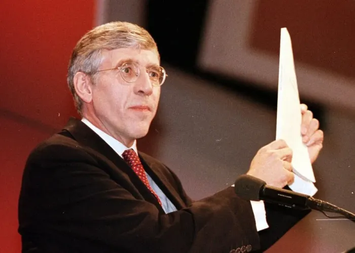 Framed Print : Labour party Conference 1998 Home Secretary Jack Straw delivers his speech to