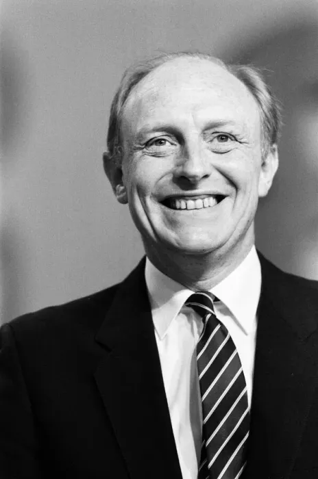 Framed Print : Labour Party conference, Bournemouth. Leader Neil Kinnock delivers a speech Framed Print : Labour Party conference, Bournemouth. Leader Neil Kinnock delivers a speech