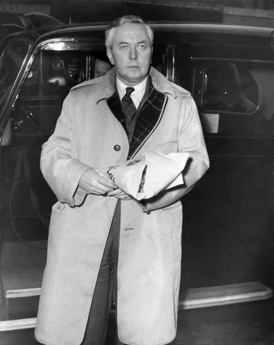 Framed Print : Labour Party MP Harold Wilson at the Royal Free Hospital wearing a Gannex coat Framed Print : Labour Party MP Harold Wilson at the Royal Free Hospital wearing a Gannex coat