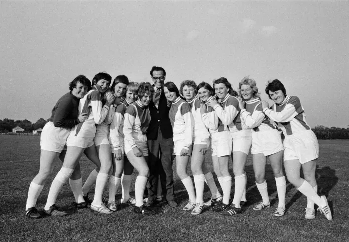Framed Print : The eleven ladies of the British Independent Football team have just come back from Italy