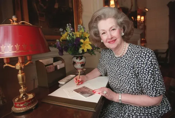 Framed Print : Lady Raine Spencer in Belgravia and at the Connought Hotel London in her bedroom writing Framed Print : Lady Raine Spencer in Belgravia and at the Connought Hotel London in her bedroom writing