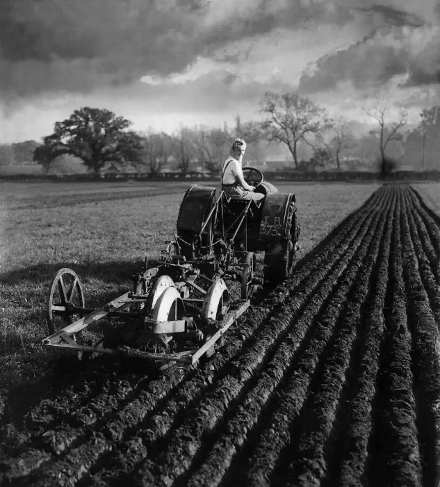 Framed Print : Land girl plowing field with tractor in Berkshire MSI WW2