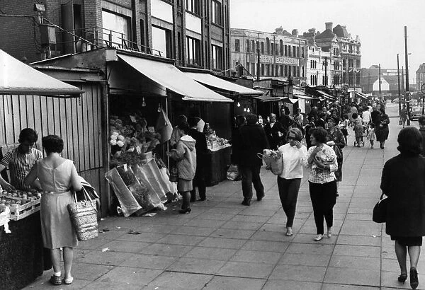 Mill Lane Fruit Market, Cardiff, Wales, Tuesday 11th August 1964