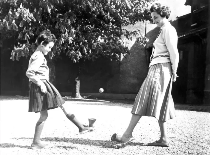Framed Print : Here is the latest novelty - The Peto'a new game in France - where balls are