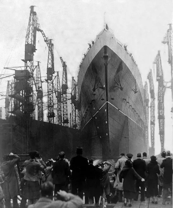 Framed Print : The launch of the Mauretania from the Wallsend Yard of Swan Hunter by the Dowager Duchess