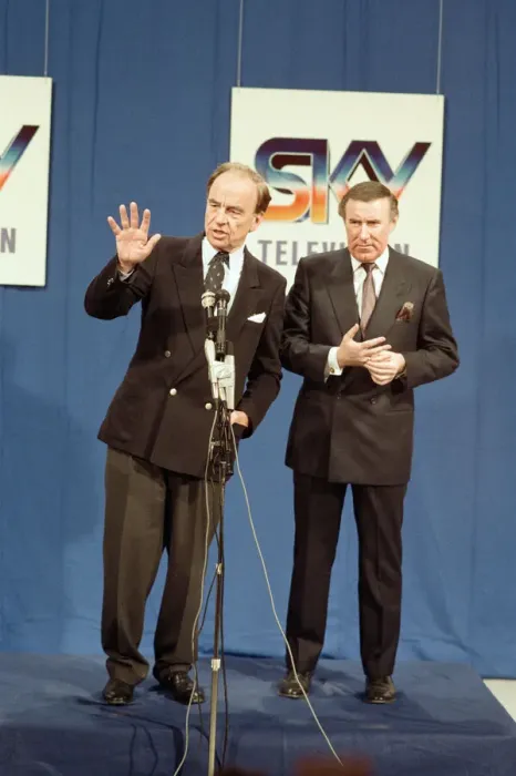 Framed Print : The launch of Sky TV. Rupert Murdoch and Andrew Neil. 5th February 1989 Framed Print : The launch of Sky TV. Rupert Murdoch and Andrew Neil. 5th February 1989