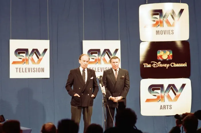 Framed Print : The launch of Sky TV. Rupert Murdoch and Andrew Neil. 5th February 1989 Framed Print : The launch of Sky TV. Rupert Murdoch and Andrew Neil. 5th February 1989