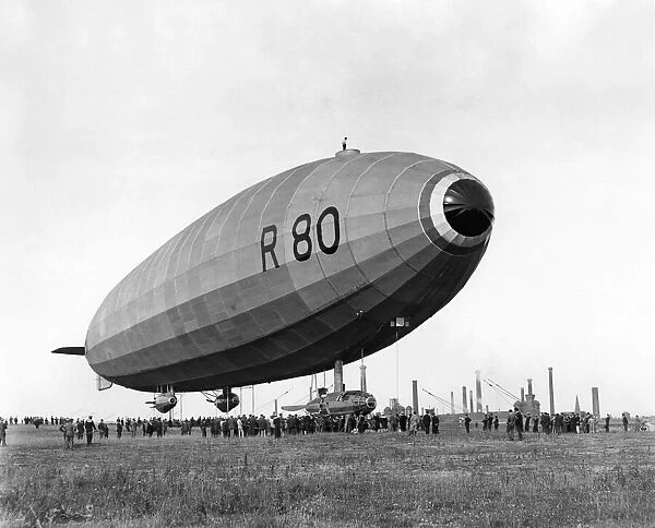 Launch of the Vickers R80 Airship at Barrow, on 19th July 1921 P004029