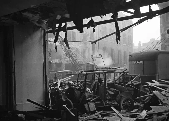 Framed Print : LCC and Civil Defence workers seen here clearing up following a V2 explosion at the Red