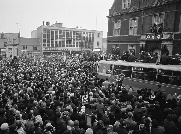 League Cup Final 1969. Swindon Town arrive home with the League Cup
