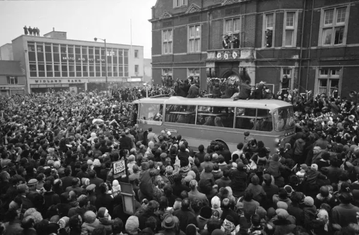 Framed Print : League Cup Final 1969. Swindon Town arrive home with the League Cup Framed Print : League Cup Final 1969. Swindon Town arrive home with the League Cup