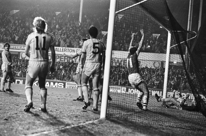 Framed Print : League Cup Third Round match at Goodison Park. Everton 2 v Coventry City 1